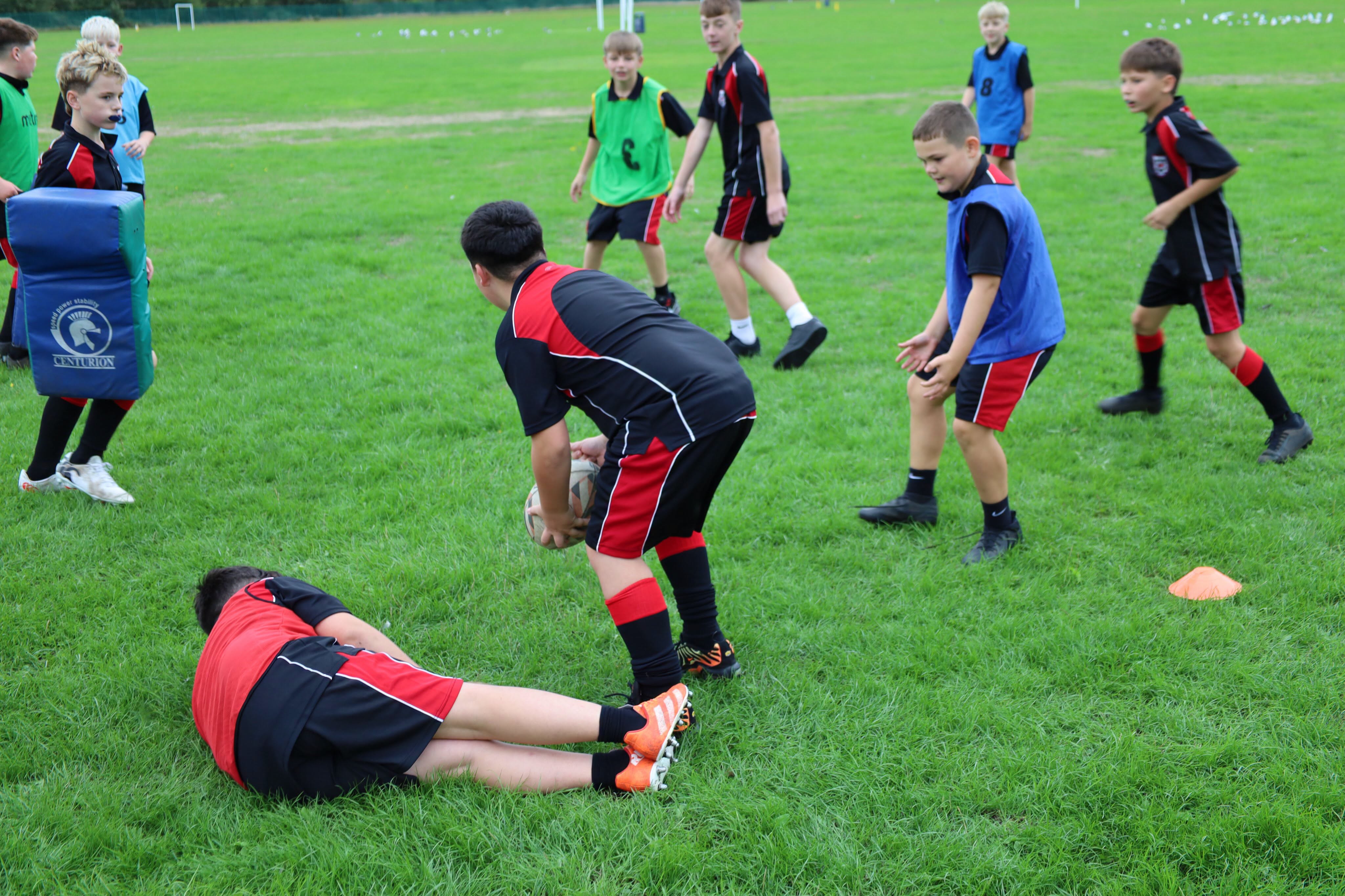 YEAR 7 RUGBY - FANTASTIC YOUNG SPORTSPEOPLE TAKE TO THE RUGBY FIELD THIS EVENING